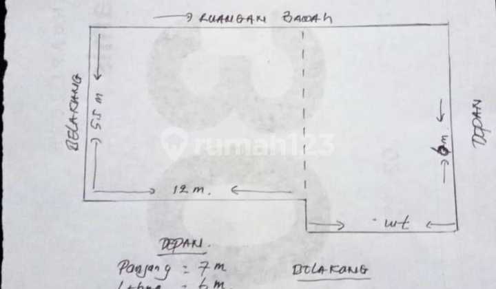 For rent, 2-story shop on Jl. Jend. A. Yani, near Gateway Cicadas Apartment, minimum lease 2 years.