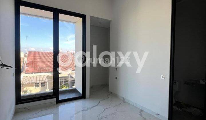 RUMAH BARU PREMIUM MANYAR JAYA 2