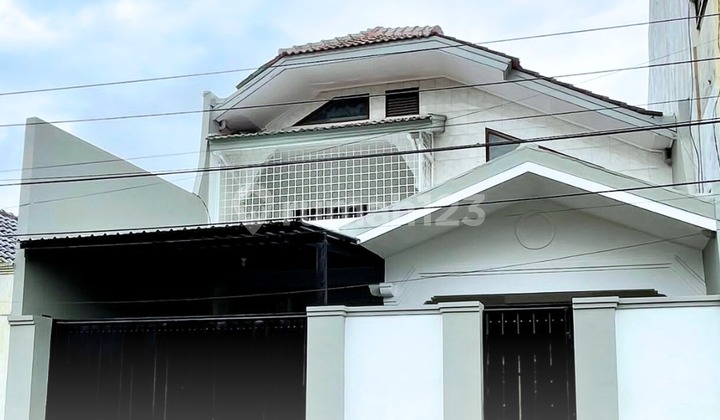 Nice 2-Story House in Bumi Wanamukti, Sambiroto, Tembalang 1