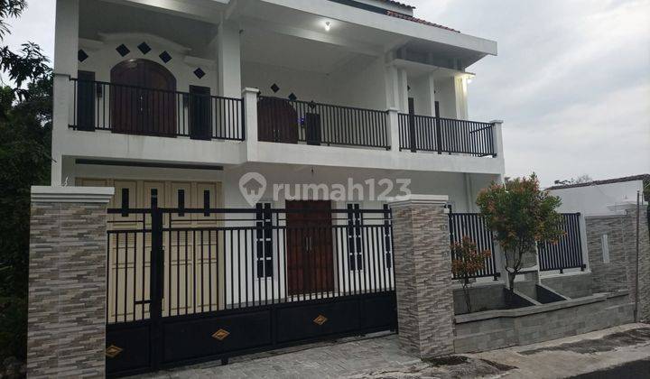 Rumah 2 Lantai di Gedongrejo, Karanganyar, Solo  1