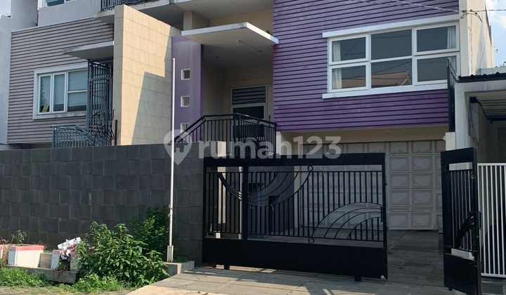 DISEWAKAN RUMAH / TEMPAT USAHA DI JL. ERLANGGA  2