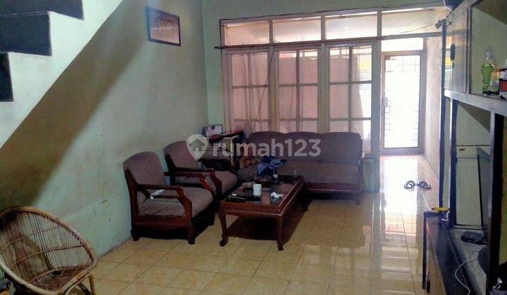 Dijual Ruko sangat siap pakai di Jalan Raya Amir Machmud 2