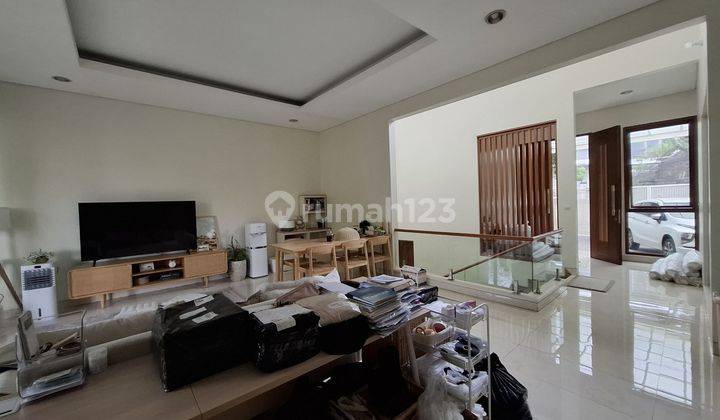 Disewakan Rumah Rasa Villa Di Cisatu Hegarmanah 2