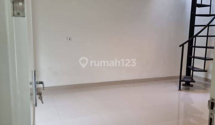 Dijual Rumah MUARA KARANG 4 Pluit karang jelita Depan Taman Uk 4,5x15 3½ lantai 2