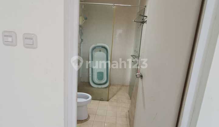 Nice House SHM Cengkareng, West Jakarta Green Court Lake 2