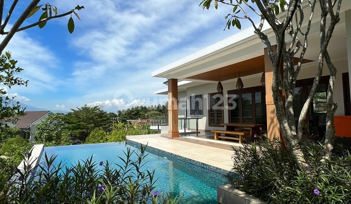 Rumah view gunung desain Bali Sentul city bogor