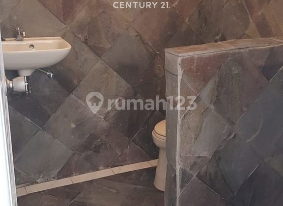 Rumah Luas Kokoh Siap Huni Lokasi Kuldesak di Sektor 3 Bintaro 2