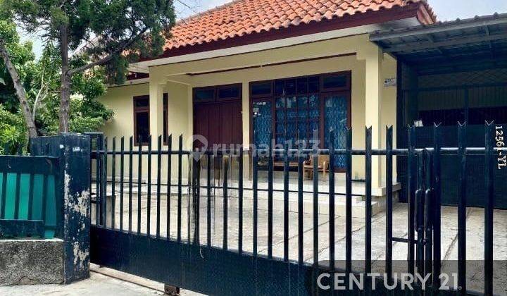 Rumah Dgn Paviliun Di Ulujami Jakarta Selatan 1