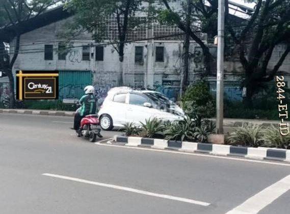 Lahan Ada Bangunan Di Pinggir Jalan Raya 1