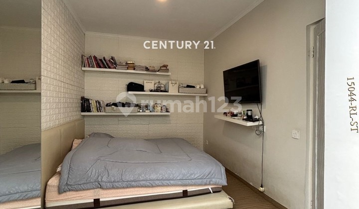 Rumah Luas Siap Huni Industrial Design di Graha Raya Bintaro 2