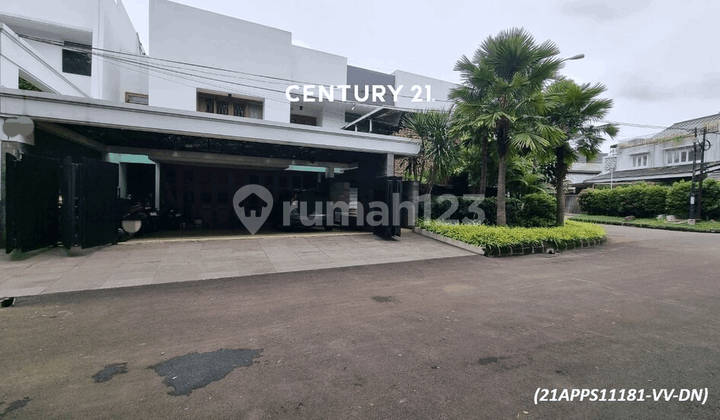 Luxury House in a Premium Cluster with Swimming Pool in Bintaro 1