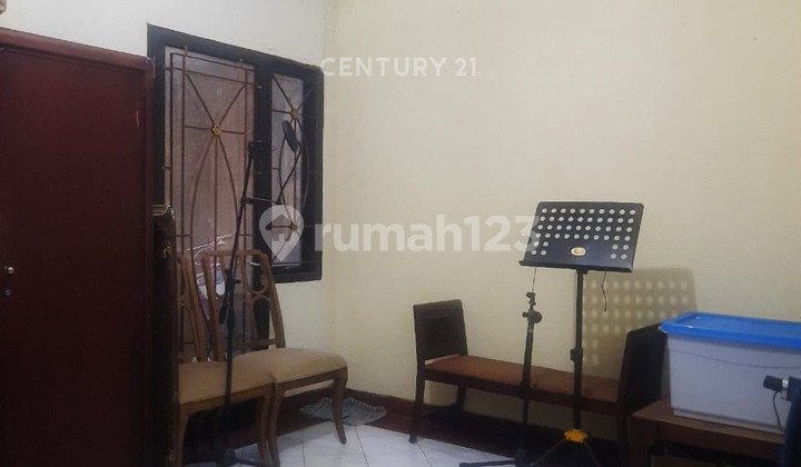 Rumah Lama dengan Tanah Luas Dalam Kompleks Bintaro Sektor 1 2