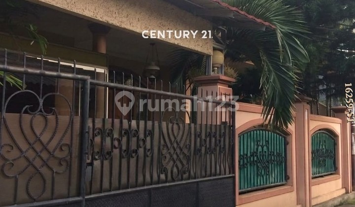 Dijual Rumah dengan Lokasi Strategis di Jurang Mangu Timur