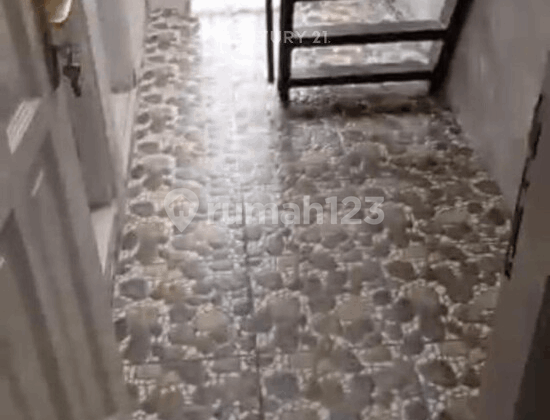 Rumah Rapi Siap Huni Sirkulasi Udara Bagus Dijual di Sektor 5 2