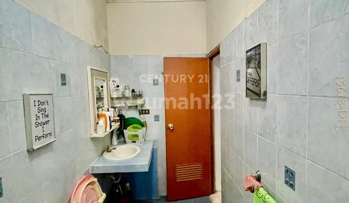 Dijual Rumah Strategis Dekat ke Mall Gancit Pim Senayan 2
