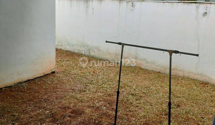 Di sewakan cepat rumah 1 lantai di Serua raya Sudah Renovasi SHM hadap Barat 8