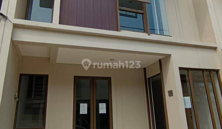 cepat Rumah 2 Lantai di Springhills yumee lagoom cisauk 1