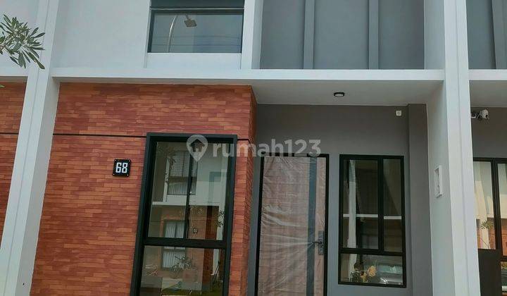 Rumah 2 Lantai Samping Mall Rapih Dan Asri  1