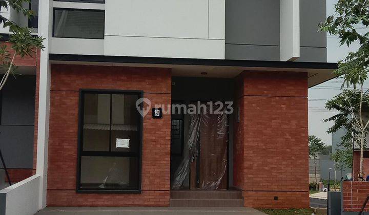 Rumah 2 Lantai Sudah Full Renovasi Dan Rapih Samping Mall