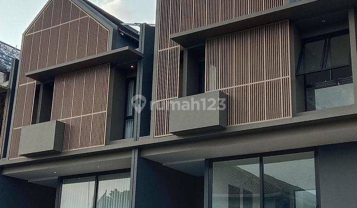 Rumah Mewah  3 Lantai Plus Atick Room Di Jagakarsa 2