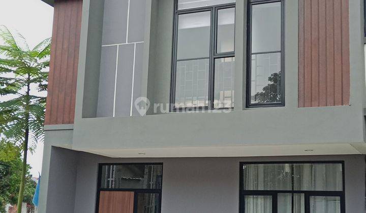 Rumah 3 Lantai Rapih Dan Asri Dekat Kantor Walikota Tangsel 1