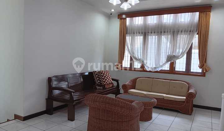 Disewakan Rumah Luas Siap Huni Area Sejuk Gegerkalong Bandung 2