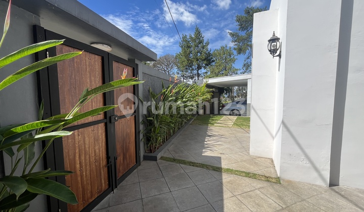 For Sale Beautiful Aesthetic House Ready to Occupy Prime Location Setiabudi Bandung 2