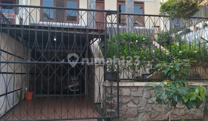 For Rent Ready-to-Occupy House Great Location Pondok Hijau Bandung