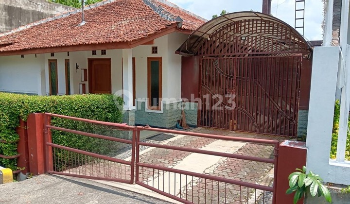 Disewakan Rumah Besar Siap Huni Area Sejuk Ligar Cigadung Bandung