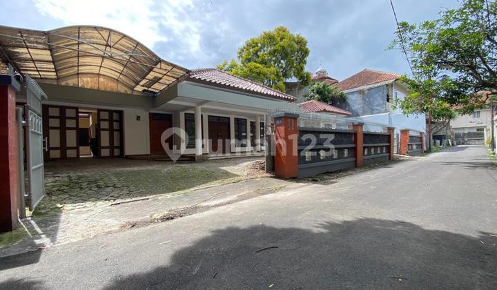 Disewakan Rumah Luas Boleh Untuk Kantor Atau Apapun Setiabudi Bandung Disewakan Rumah Luas Boleh Untuk Kantor Atau Apapun Setiabudi Bandung
