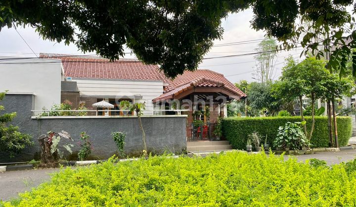 For Sale Well-Maintained House Ready to Occupy Prime Location Pasteur Bandung City 2
