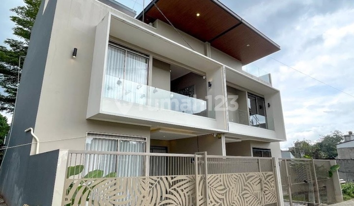 Best House for Sale Fully Furnished with Swimming Pool in Cigadung, Bandung 2