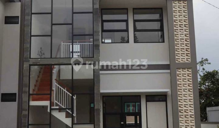 Dijual Rumah Villa Cantik Siap Huni Lokasi Sejuk Lembang Bandung