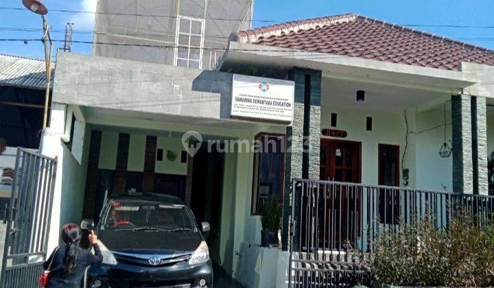 Villa Dua Lantai di Kota Wisata Batu dengan View Bagus 1