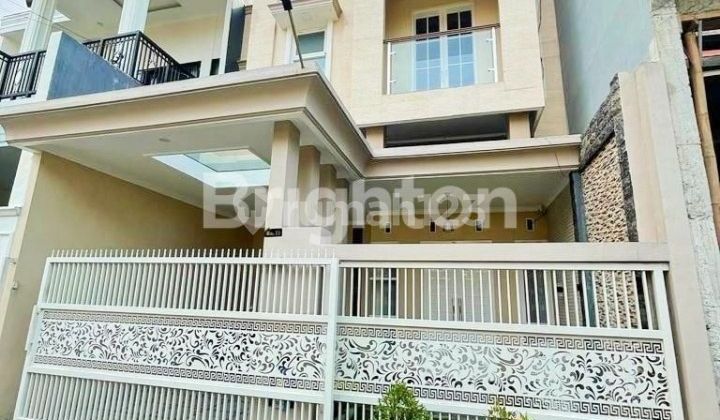 Dijual Murah Rumah Mewah Dua Lantai Di Suhat .