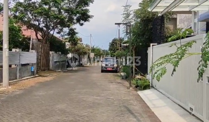 Land Area 201 M2, Municipality of Malang, Sulfat. Subdivision vibes: peaceful, comfortable, secure.