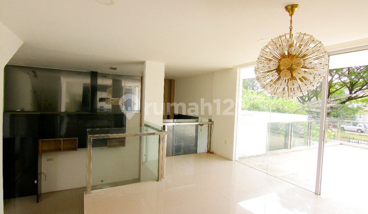 Dijual Rumah 2 Tingkat Mezanine Plus Swimming Pool Cluster Aerowold, Kalideres, Jakarta Barat, 031 2