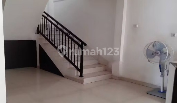 Rumah Hunian Siap di Puri Indah Jakarta Barat Lokasi Bagus 