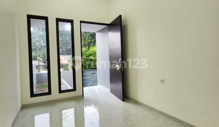 Hunian Eksklusif Taman Surya Jakbar - Private Swimming Pool, SHM