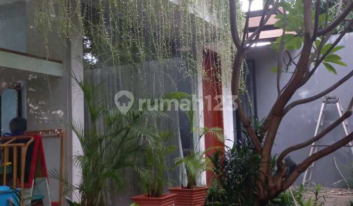 Comfortable House with a Strategic Location in Wisma Angkasa Pura, North Gunung Sahari, Central Jakarta 2
