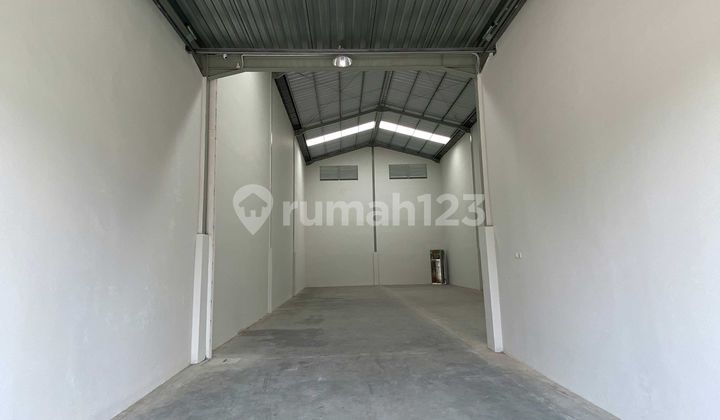 Warehouse for Rent in Daan Mogot, Well-Maintained and Neat