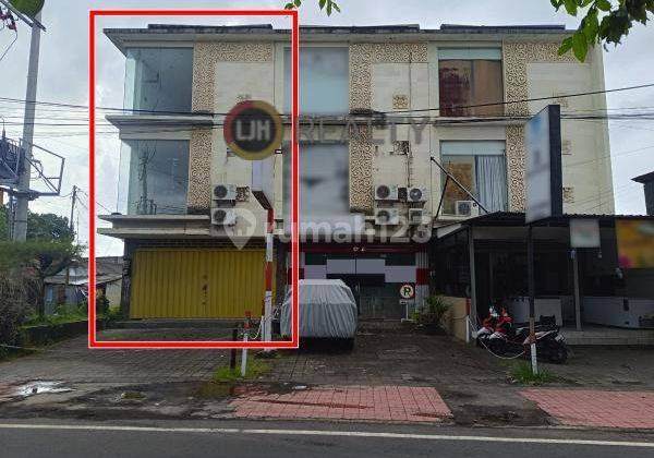 Shophouse for rent at Renon, strategic location, well maintained, only 5 minutes to Level 21 Mall Bali 1