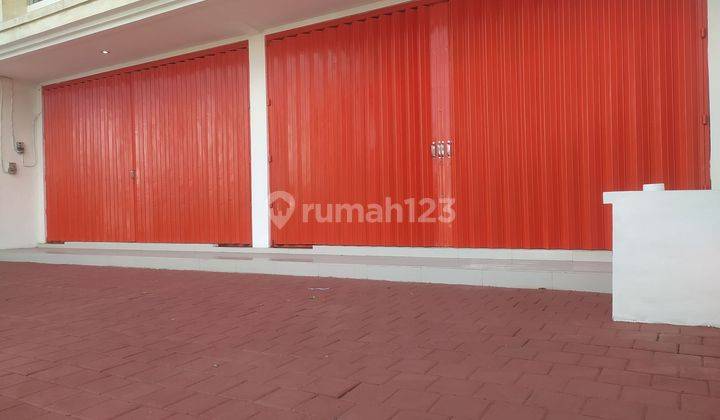 Ruko Lebar Bagian Depan Siap Pakai di Jalur Utama Bisnis di Denpasar  2