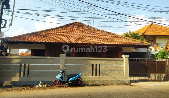 Disewakan Rumah Baru Renovasi Halaman Luas Siap Pakai di Area Gatot Subroto Tengah Dekat Living World Mall & GOR Ngurah Rai  1