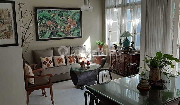 Ready-to-occupy house in Taman Bromo, Lippo Karawaci, Freehold Ownership (SHM). Ready-to-occupy house in Taman Bromo, Lippo Karawaci, Freehold Ownership (SHM).
