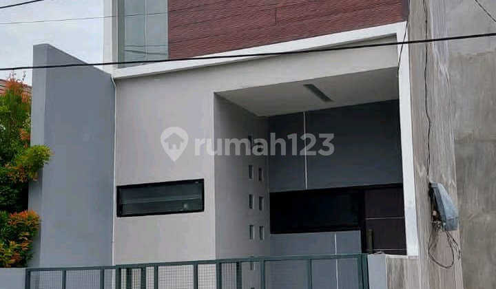 Rumah Modern 2 Lantai di Wonorejo Surabaya Nyaman Edd.a187