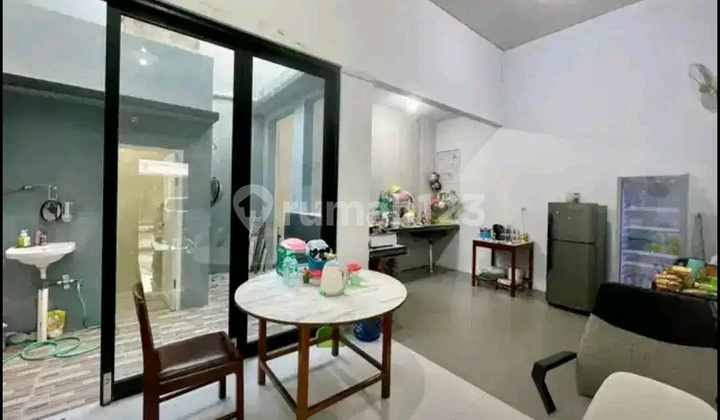 Strategic Location of Baruk Barat Surabaya Ready-to-Occupy House Ron.a1662