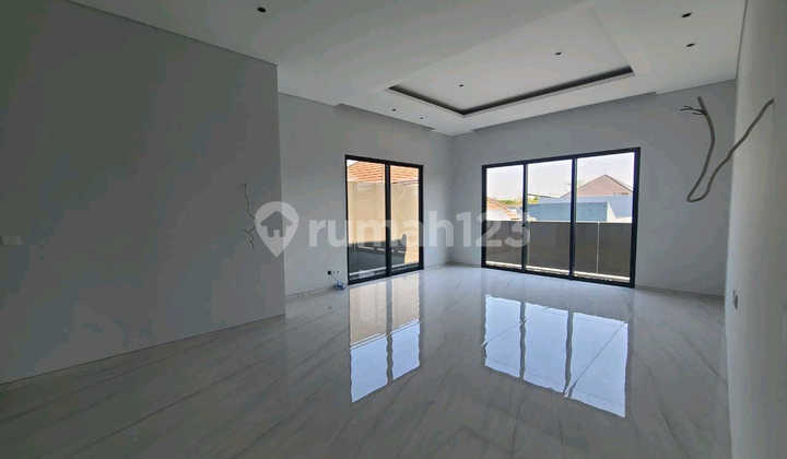 Rumah Bagus di Bukit Golf Mediterania Surabaya Nyaman Ric.a292 2