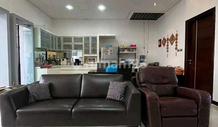 Darmo Permai Timur Surabaya House Strategic Area Ron.a3006 2