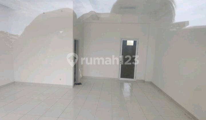 Akr Gem City Gresik Warehouse Suitable for Strategic Business Ric.a055